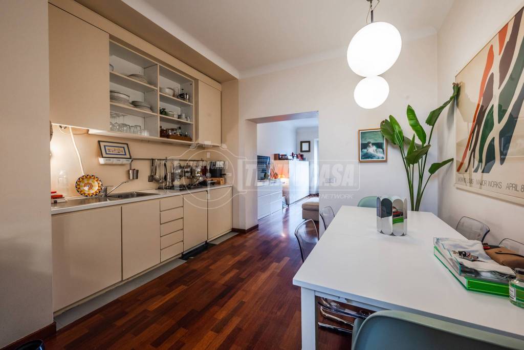 appartamento in vendita a Milano in zona Porta Ticinese