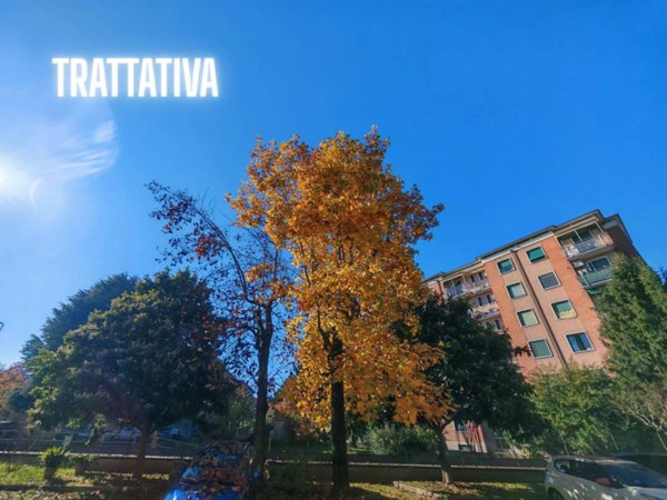 appartamento in vendita a Milano in zona Baggio