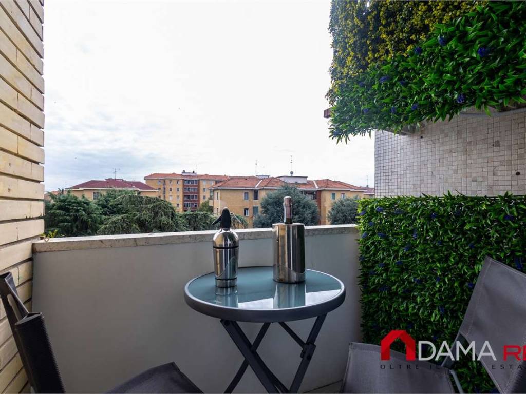 appartamento in vendita a Milano in zona Bocconi