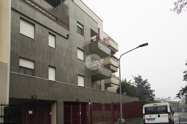 appartamento in vendita a Milano in zona Piazzale Lodi