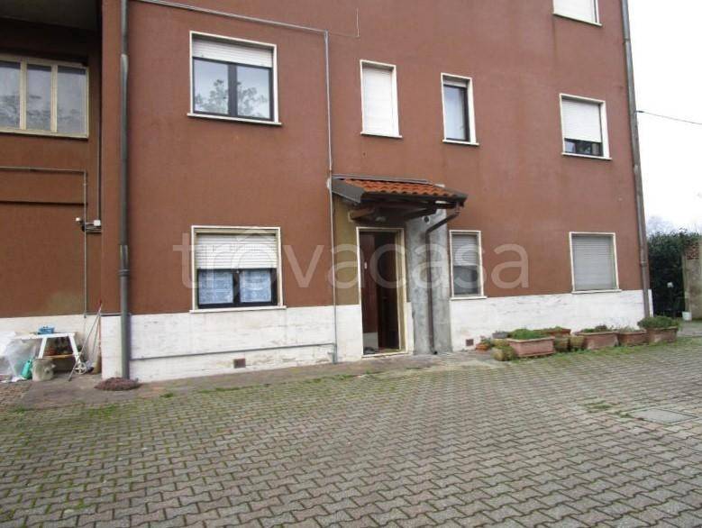 appartamento in vendita a Milano in zona Baggio