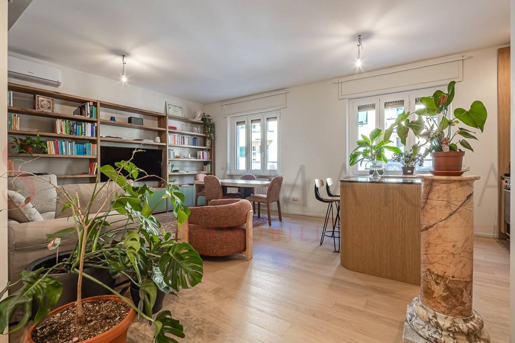 appartamento in vendita a Milano in zona Isola