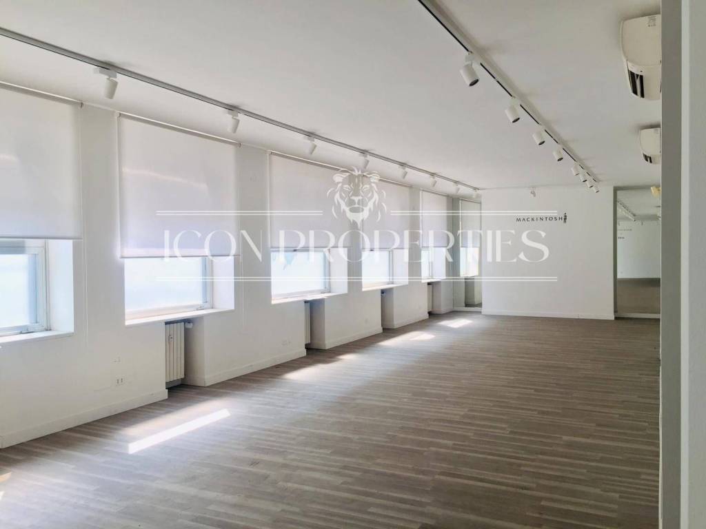 ufficio in vendita a Milano in zona Porta Vittoria