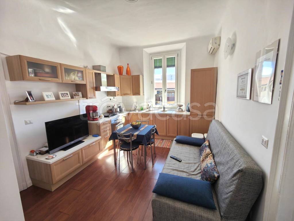 appartamento in vendita a Milano in zona Bocconi