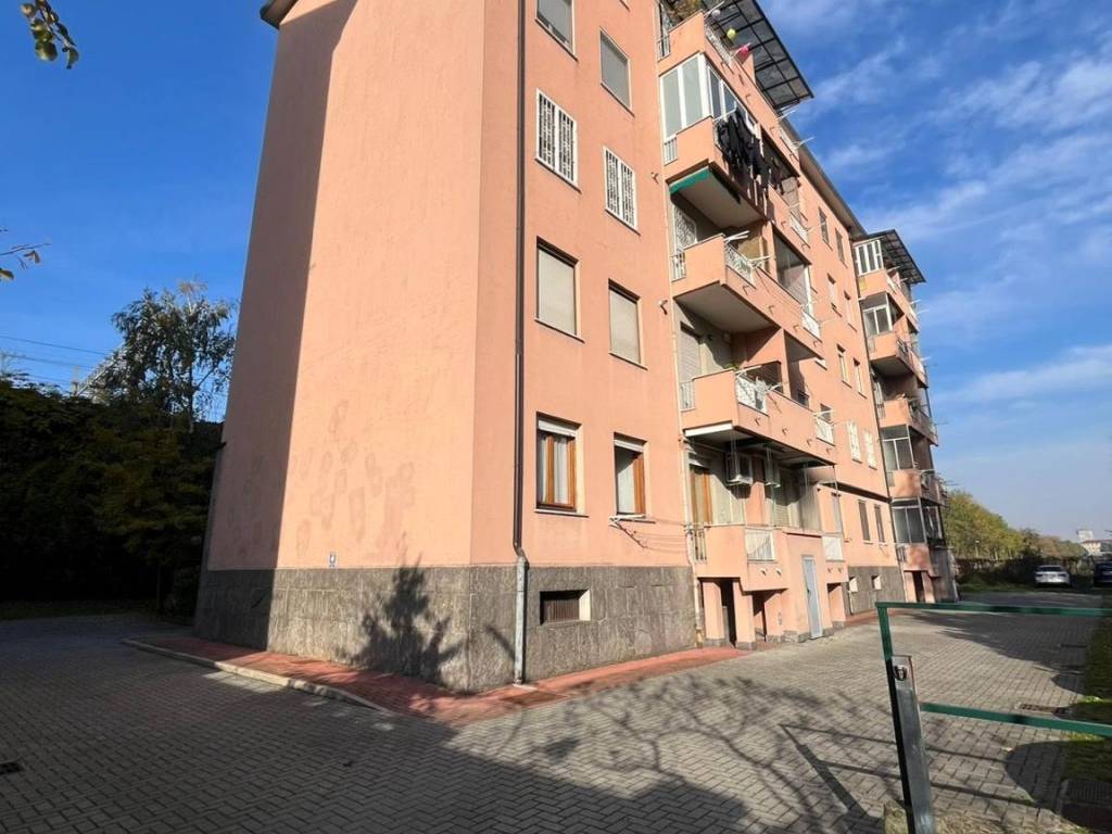 appartamento in vendita a Milano in zona Forlanini