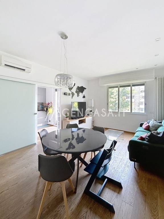 appartamento in vendita a Milano in zona Lorenteggio