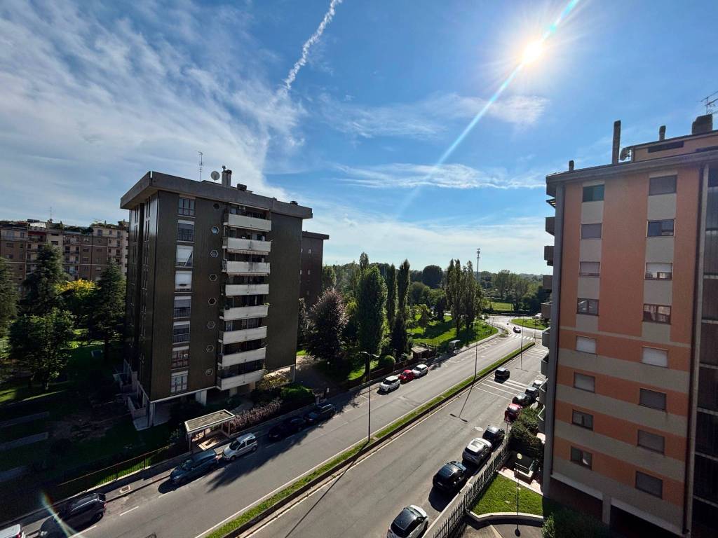 appartamento in vendita a Milano in zona Barona