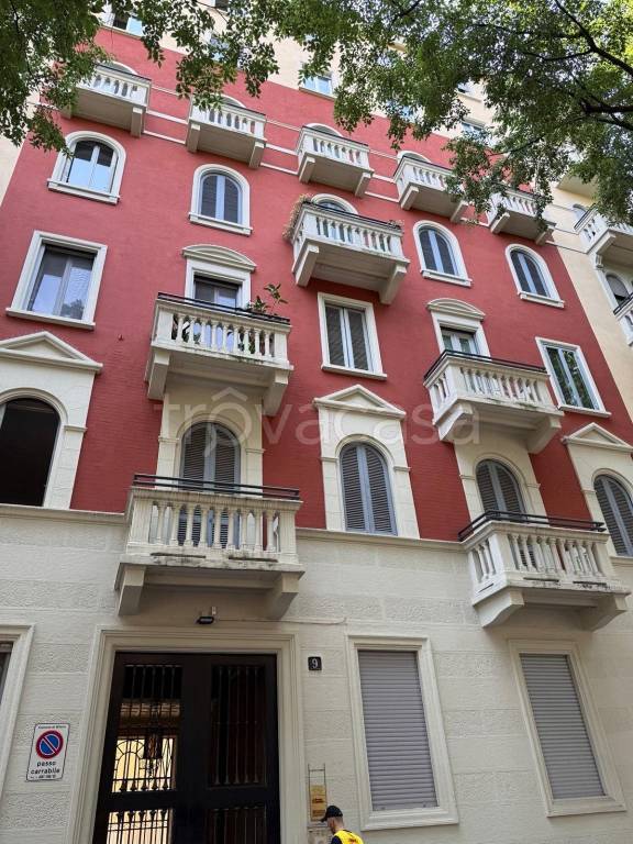 appartamento in vendita a Milano in zona Bocconi