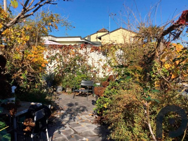 locale commerciale in vendita a Milano in zona Affori