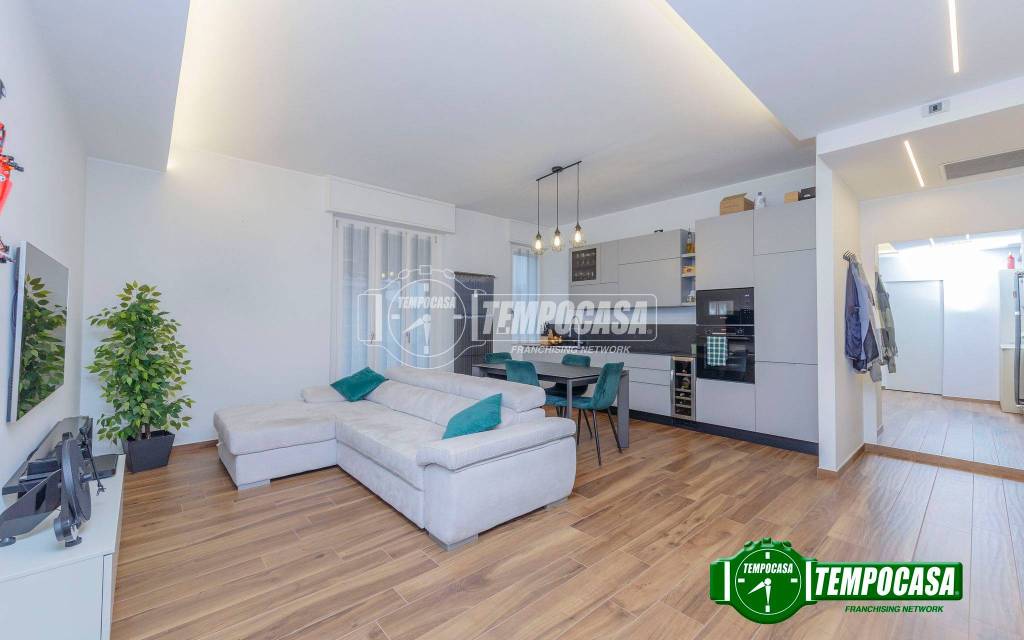 appartamento in vendita a Milano in zona Baggio