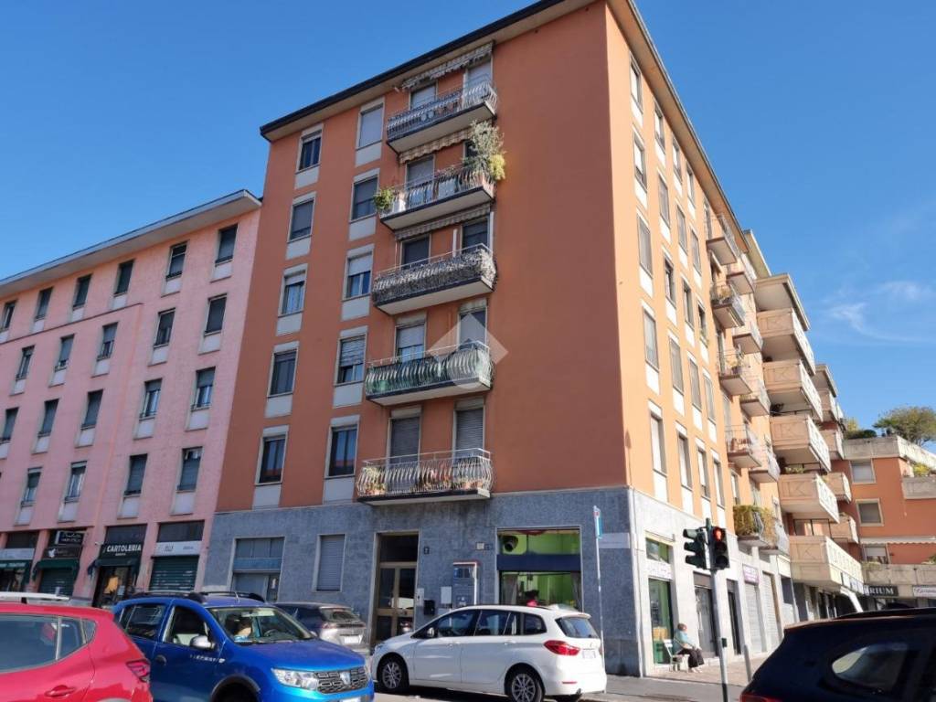 appartamento in vendita a Milano in zona Trenno
