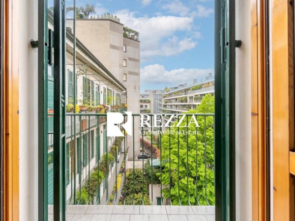 appartamento in vendita a Milano in zona Sempione