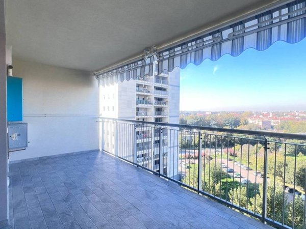 appartamento in vendita a Milano in zona Baggio