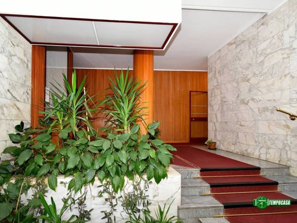 appartamento in vendita a Milano in zona Famagosta