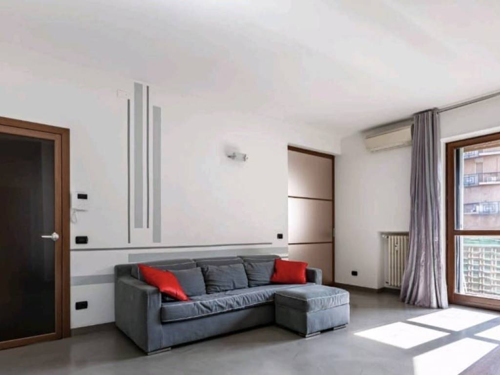 appartamento in vendita a Milano in zona Solari