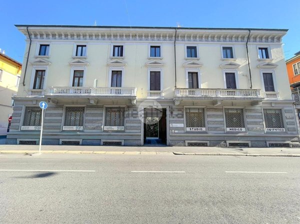 appartamento in vendita a Milano in zona Affori