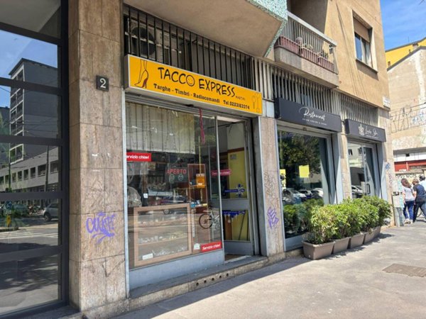 negozio in vendita a Milano in zona Porta Vittoria