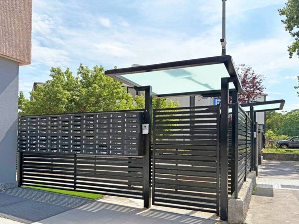 appartamento in vendita a Milano in zona Vigentino