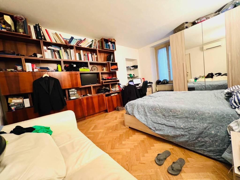 appartamento in vendita a Milano in zona Porta Nuova