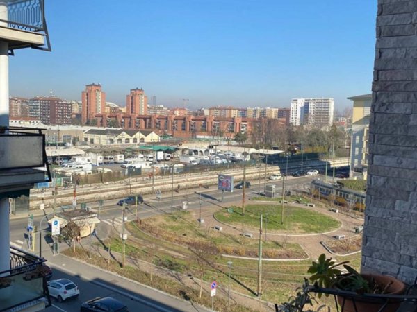 appartamento in vendita a Milano in zona Barona