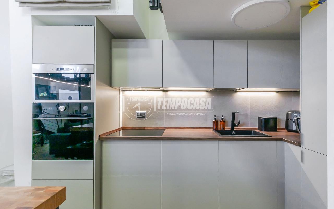 appartamento in vendita a Milano in zona Dergano