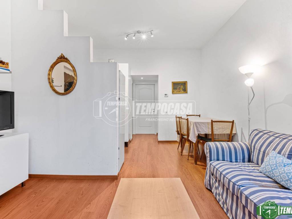 appartamento in vendita a Milano in zona Porta Nuova