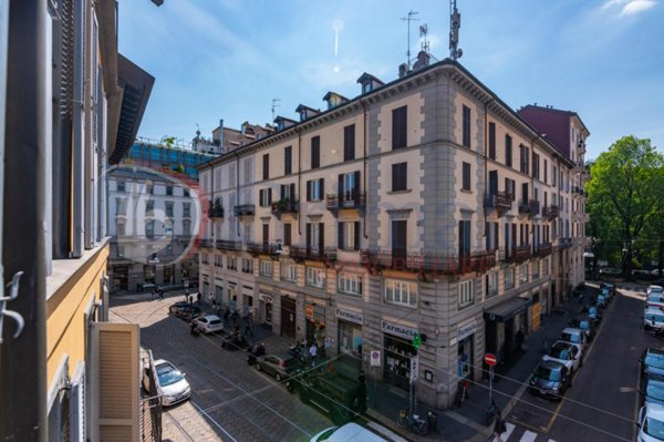 appartamento in vendita a Milano in zona Sant'Ambrogio