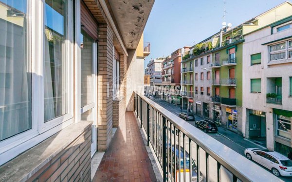 appartamento in vendita a Milano in zona Dergano
