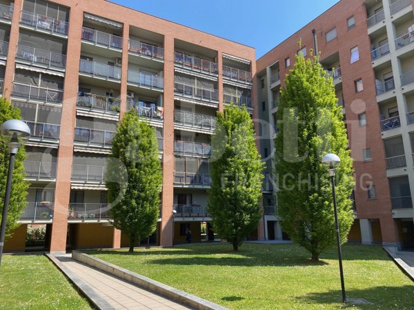 appartamento in vendita a Milano in zona Famagosta