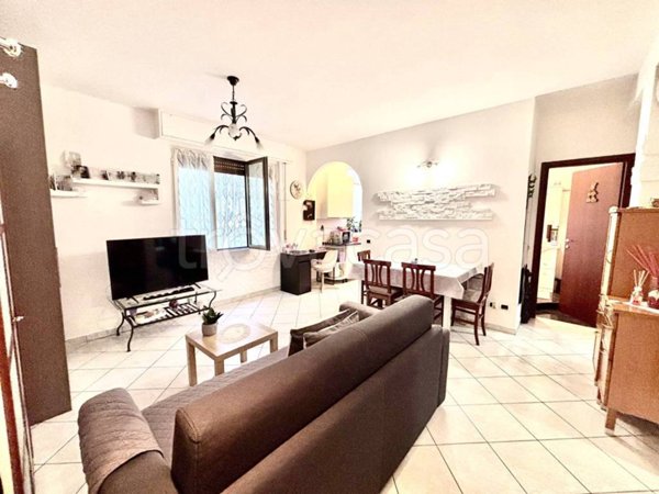 appartamento in vendita a Milano in zona Baggio