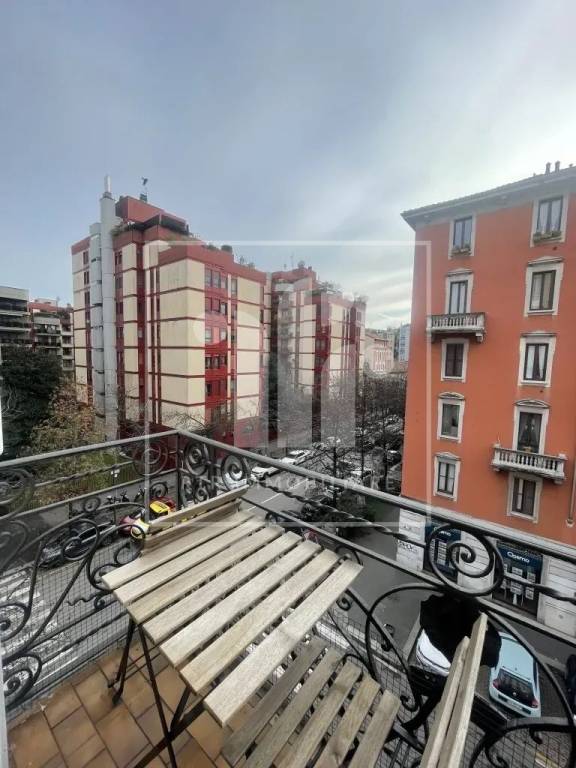 appartamento in vendita a Milano in zona De Angeli