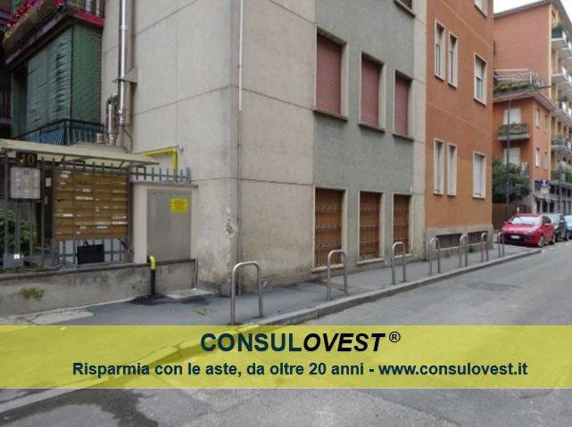 negozio in vendita a Milano in zona Niguarda