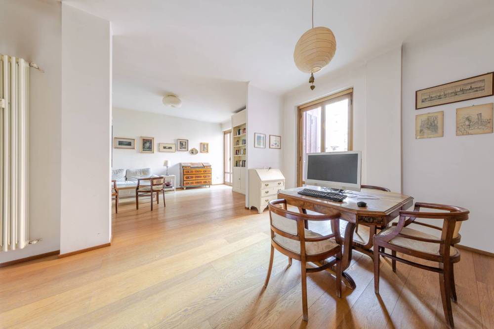 appartamento in vendita a Milano in zona Porta Garibaldi