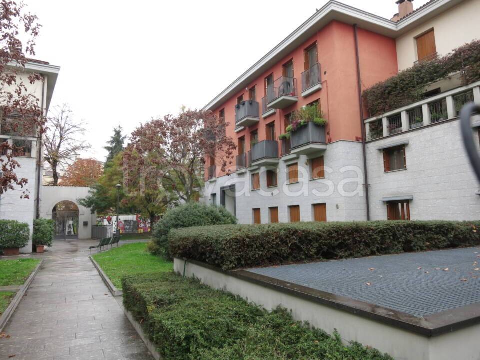 appartamento in vendita a Milano in zona Piazzale Lodi