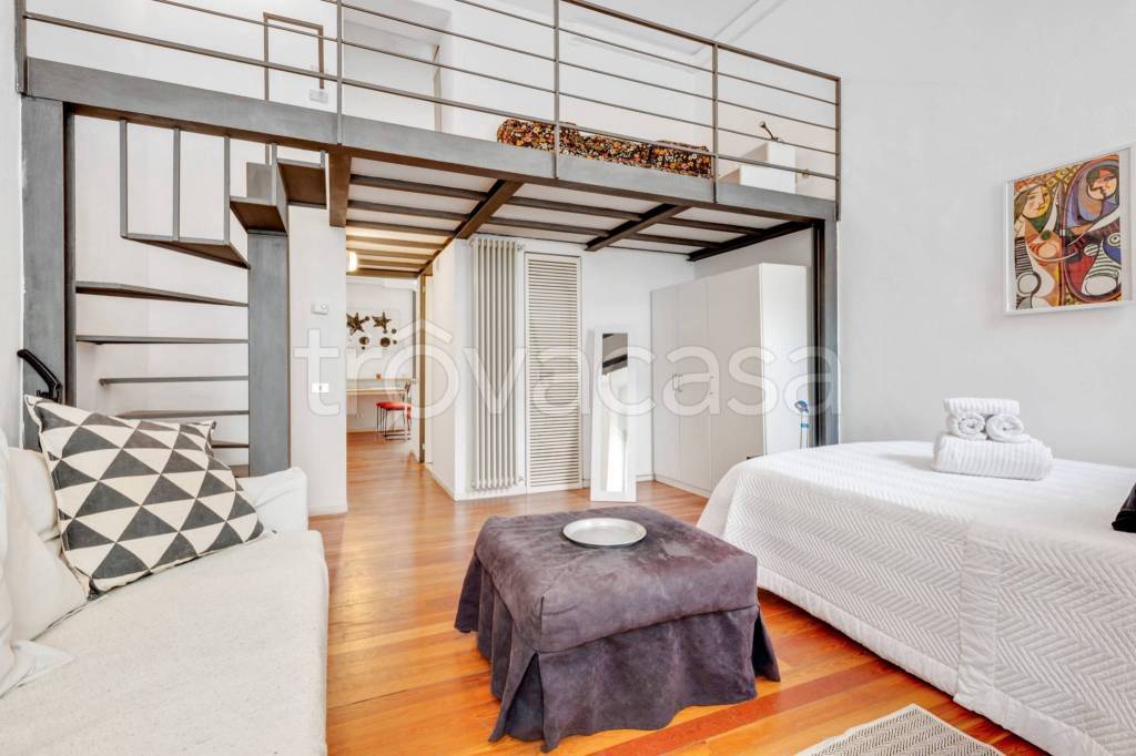 appartamento in vendita a Milano in zona Bocconi