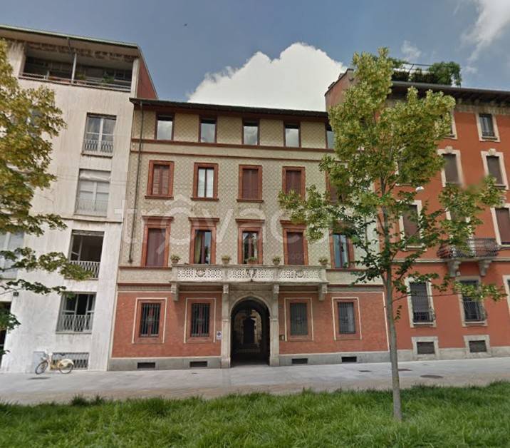 appartamento in vendita a Milano in zona Sant'Ambrogio