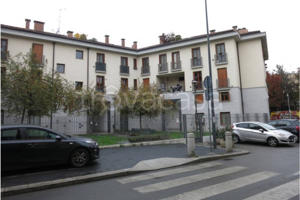 locale commerciale in vendita a Milano