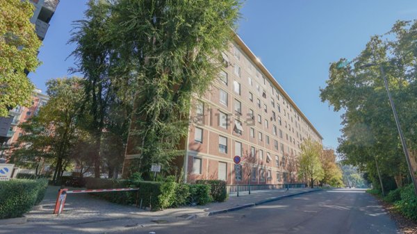 appartamento in vendita a Milano in zona Quartiere degli Olmi