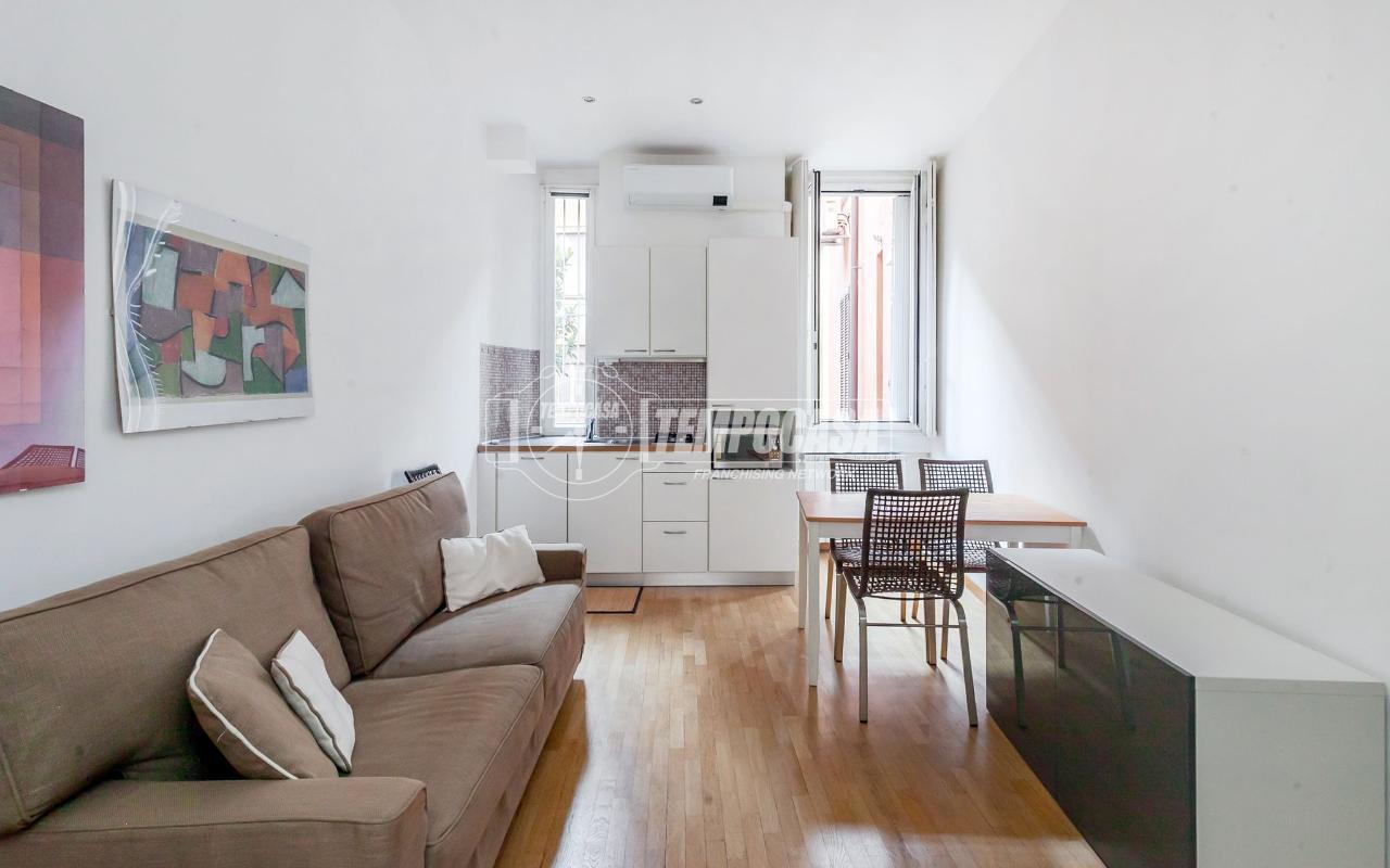 appartamento in vendita a Milano in zona Sempione