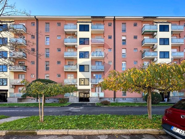 appartamento in vendita a Milano in zona Trenno