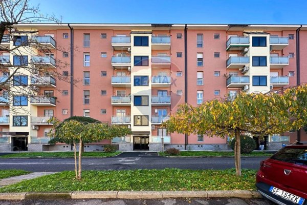 appartamento in vendita a Milano in zona Trenno
