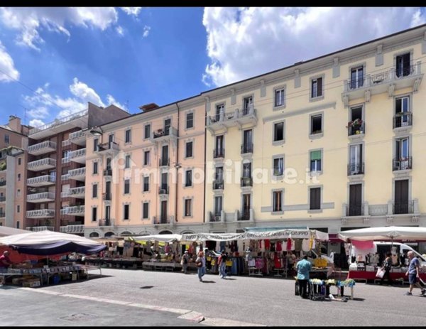 appartamento in vendita a Milano in zona Sempione