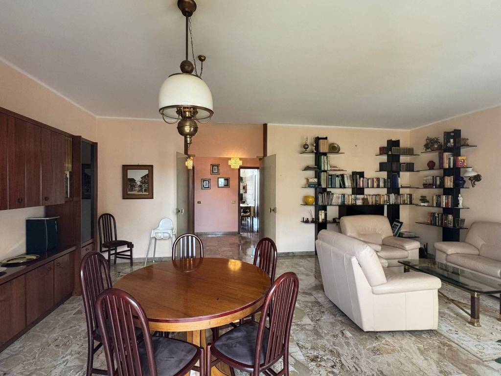 appartamento in vendita a Milano in zona Chiesa Rossa