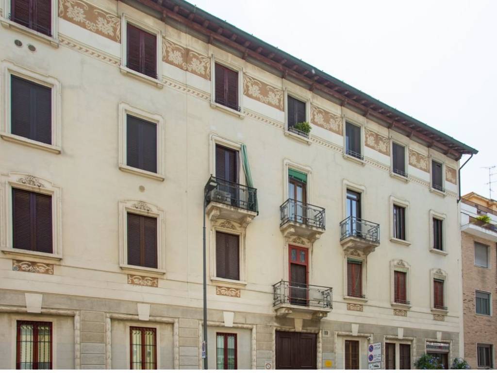 appartamento in vendita a Milano in zona Isola