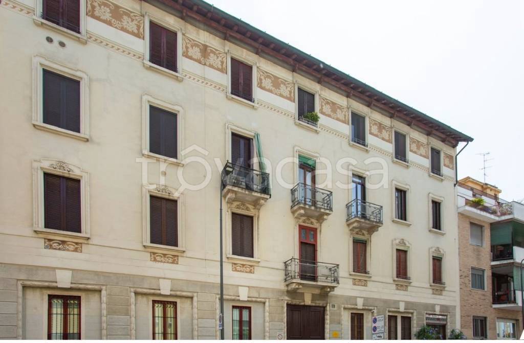 appartamento in vendita a Milano in zona Isola