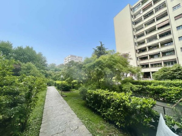 appartamento in vendita a Milano in zona Barona