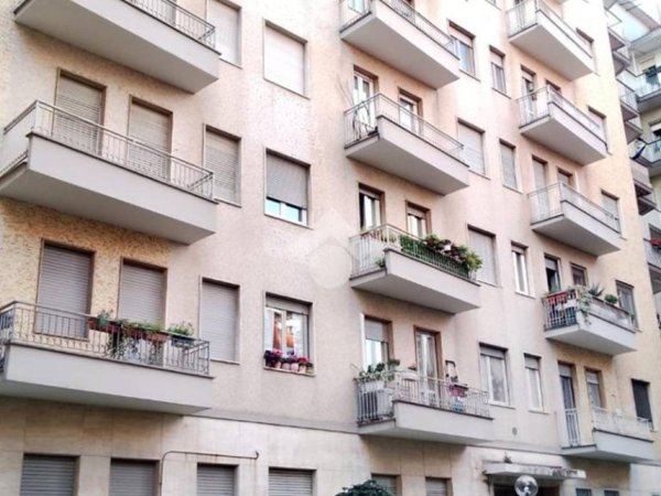 appartamento in vendita a Milano in zona Adriano