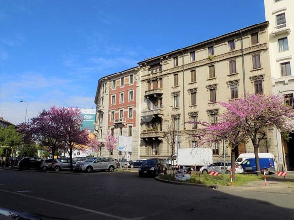 appartamento in vendita a Milano in zona Cadorna