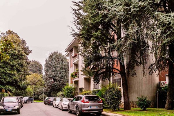 locale commerciale in vendita a Milano in zona Maggiolina