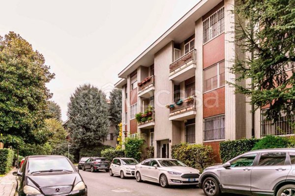 locale commerciale in vendita a Milano in zona Maggiolina